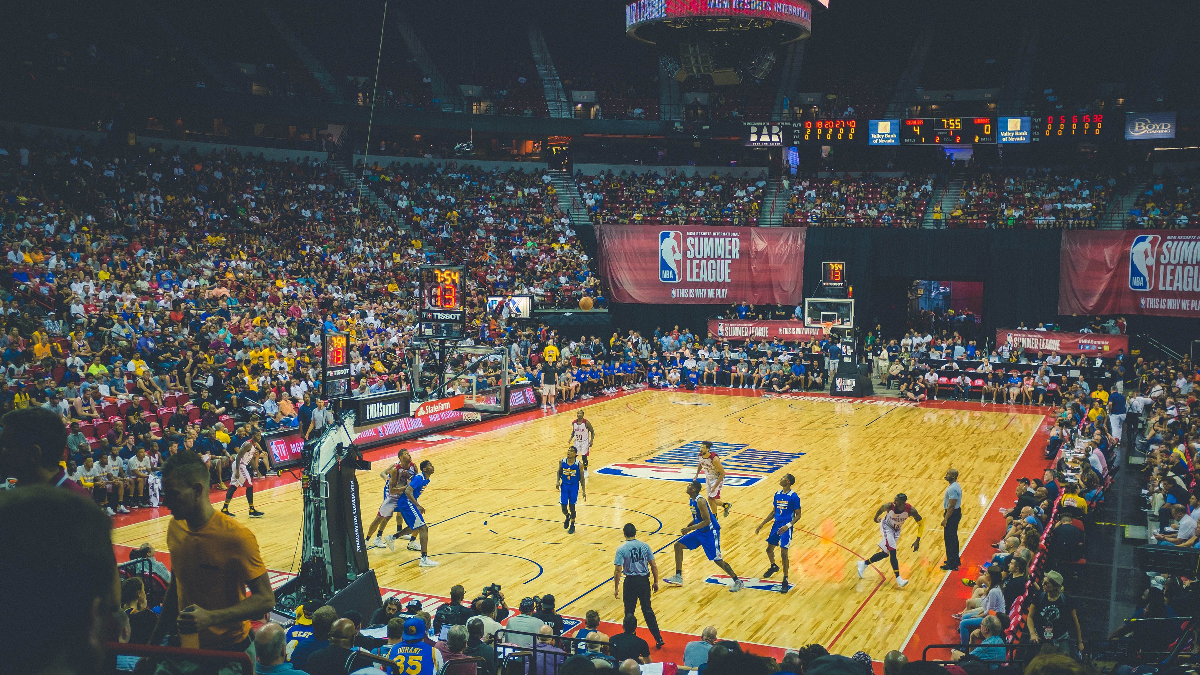 篮球运动装备研发创新步伐加快，篮球运动的装备有哪些